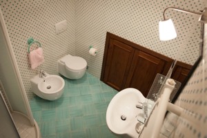 Bathroom - Double Room with double bed - Locanda Grifo, albergo a Lenno sul Lago di Como